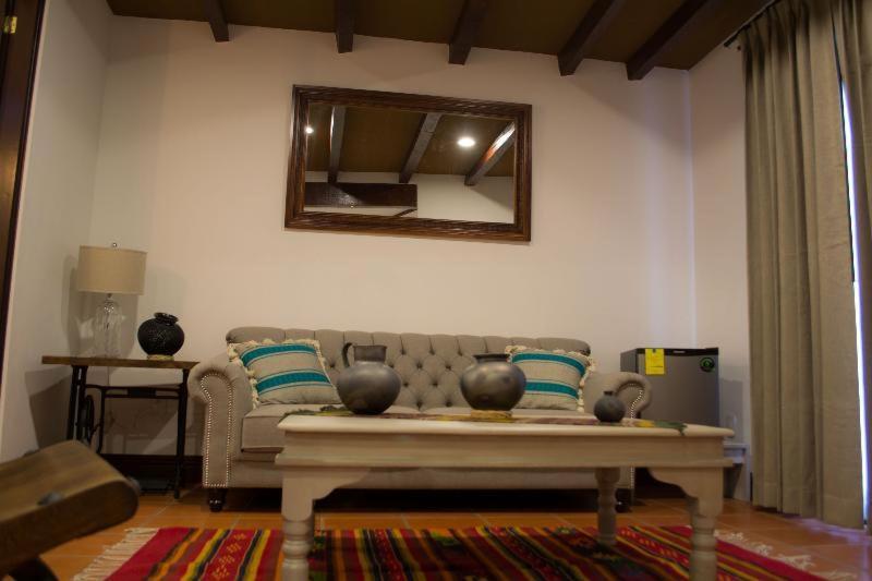 Hotel Casa De Adobe Gallery & Luxury Boutique